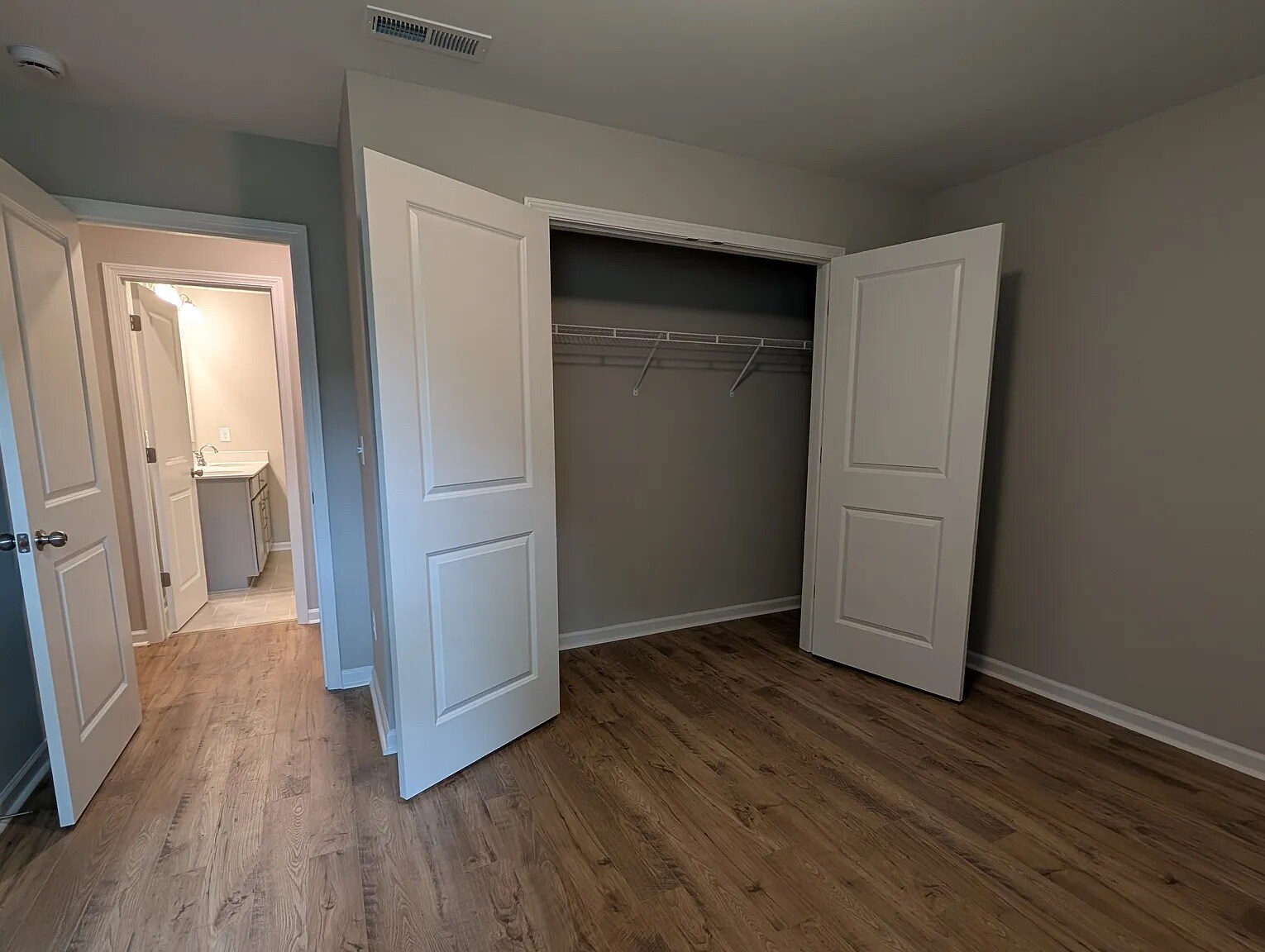 Building Photo - Room in Townhome on Reeves St