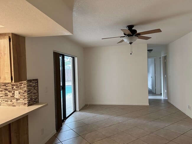 Building Photo - 6162 Amberwoods Dr