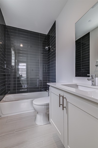 Building Photo - 6028 Lewis St