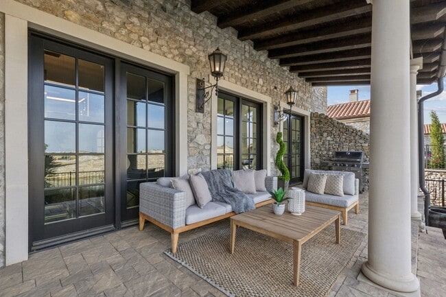 Building Photo - 28 Comillas Dr