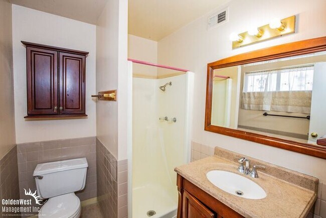 Building Photo - Comfortable 4Bdm 2Ba Home with Fenced Front Yard in Las Vegas!