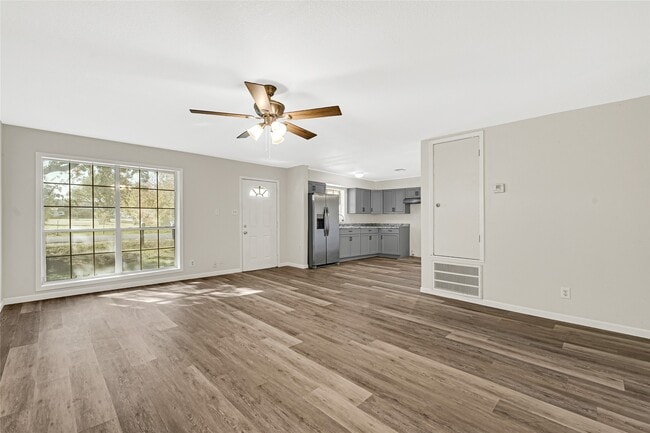 Building Photo - 3322 1st Ave S