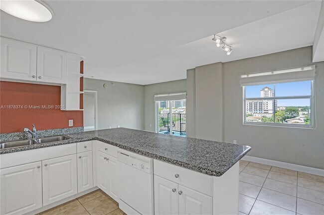 Building Photo - 1627 SW 37th Ave