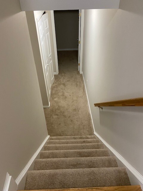 Building Photo - 2002 Larson Dr