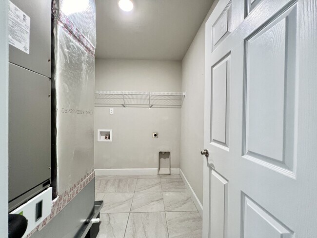 Building Photo - 25106 SW 7th Ln