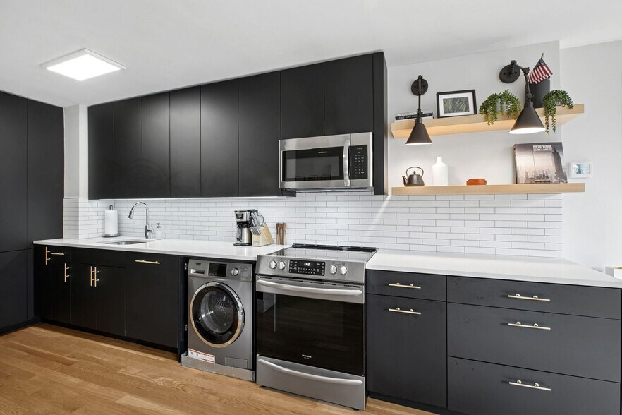 Building Photo - 315 W 57th St
