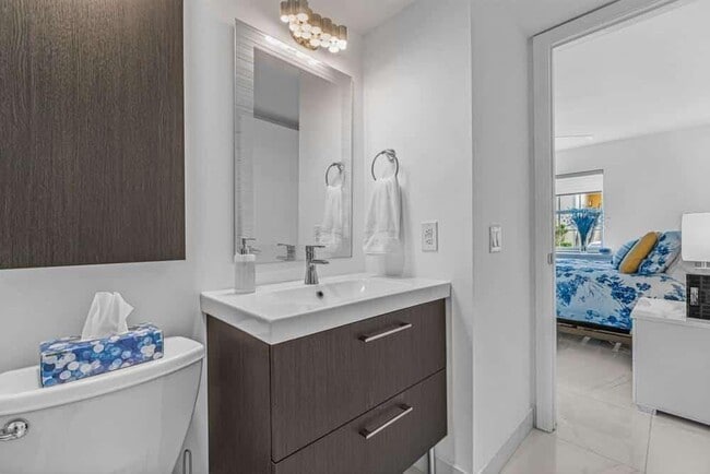 Building Photo - 154 Waterside Dr