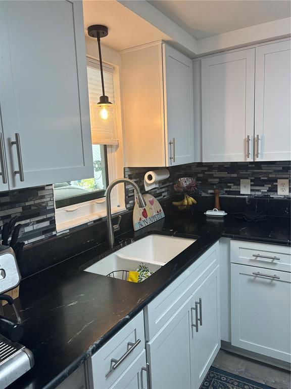 Building Photo - 1738 Caribbean Cir