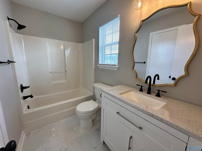 Building Photo - 13065 Hermosa Dr SW