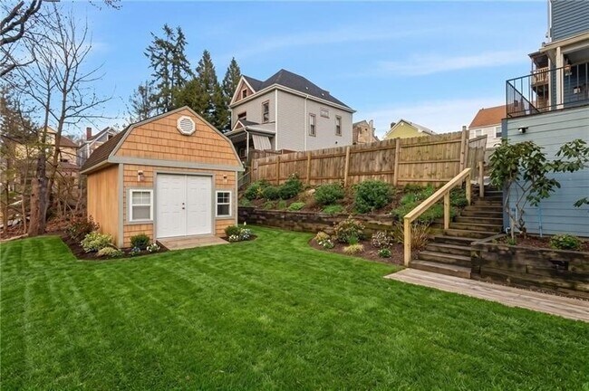 Building Photo - 228 Sylvan Walk