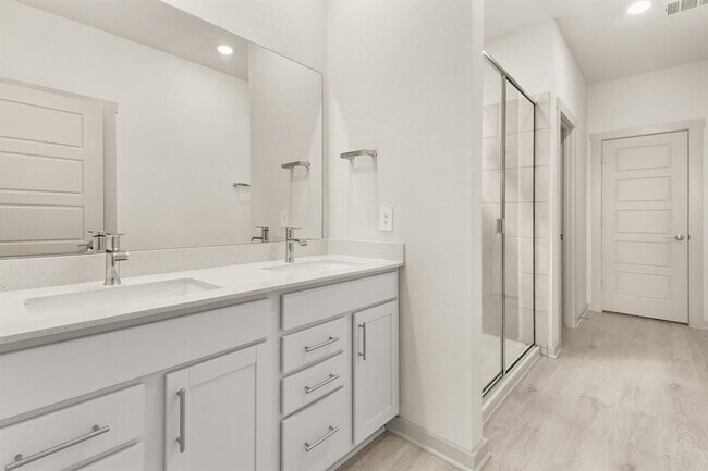 Building Photo - 140 New Hvn St