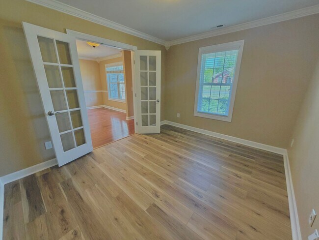 Building Photo - Beautiful 4-Bedroom Home in a Prime Location!