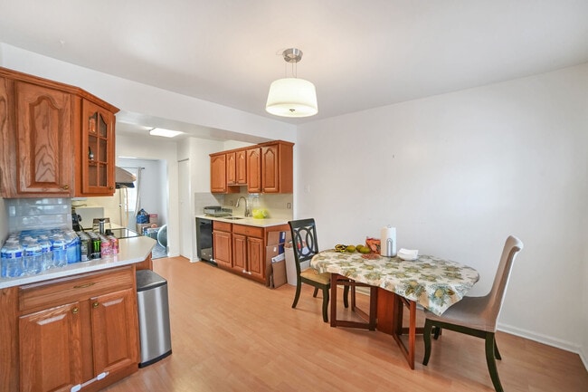 Building Photo - 23 Honey Brook Ln