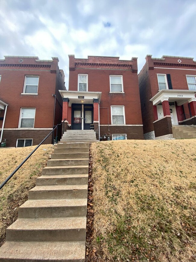 Building Photo - 3507 Alberta St