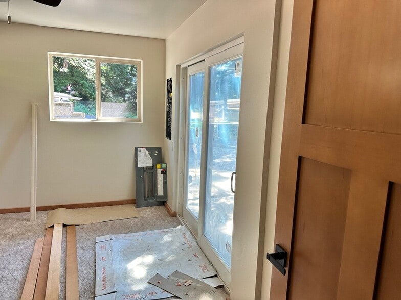 Building Photo - 1252 Paradise Rd