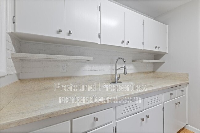 Building Photo - 3539 N Arlington Pl