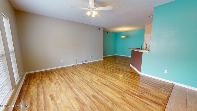 Building Photo - 211 Jardin De Mer Pl