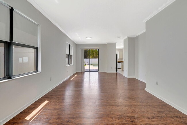 Building Photo - 972 NE 193rd Terrace