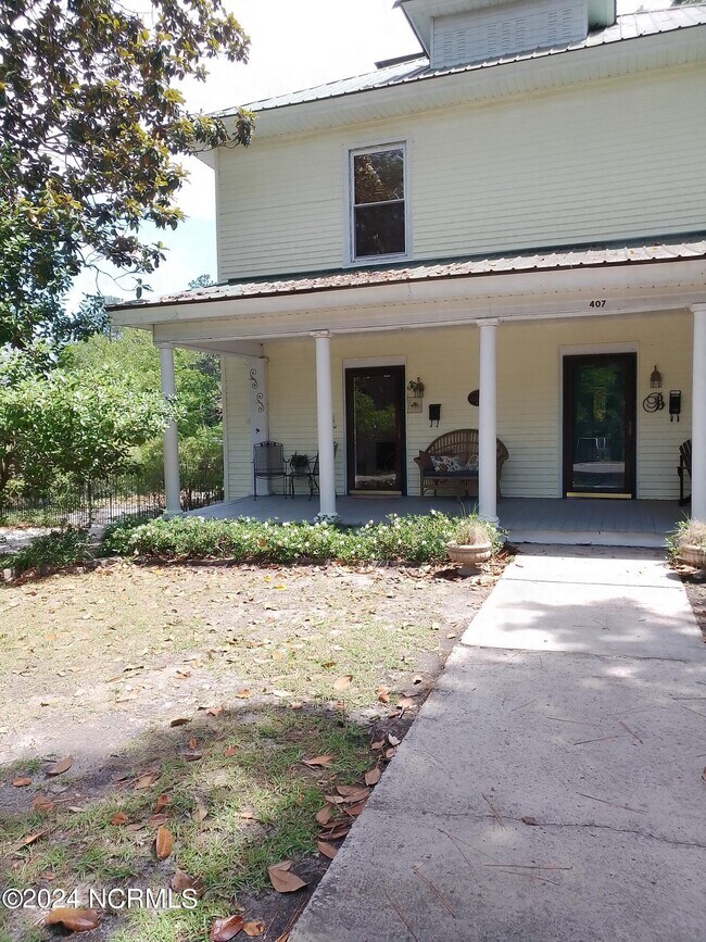 Building Photo - 407 E Main St