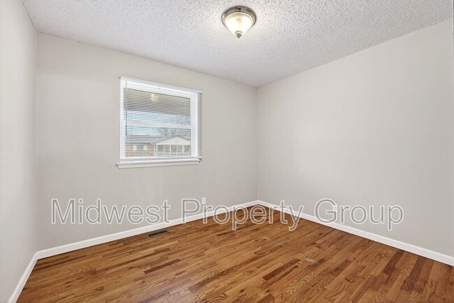 Building Photo - 2224 Millvalley Dr