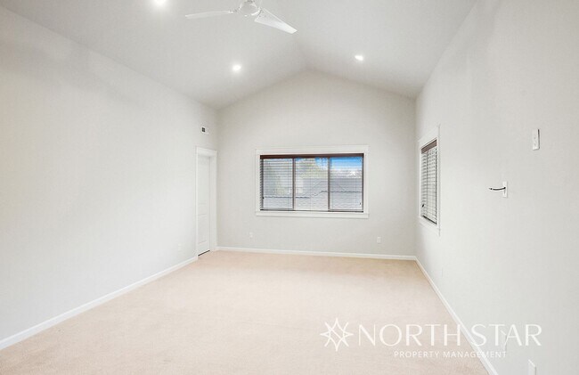 Building Photo - Beauty on Bull Mountain - Lease through Ma...