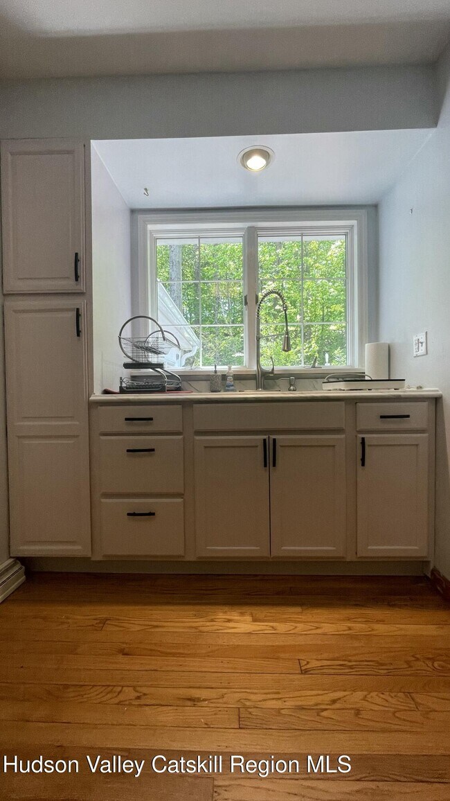 Building Photo - 629 NY-208