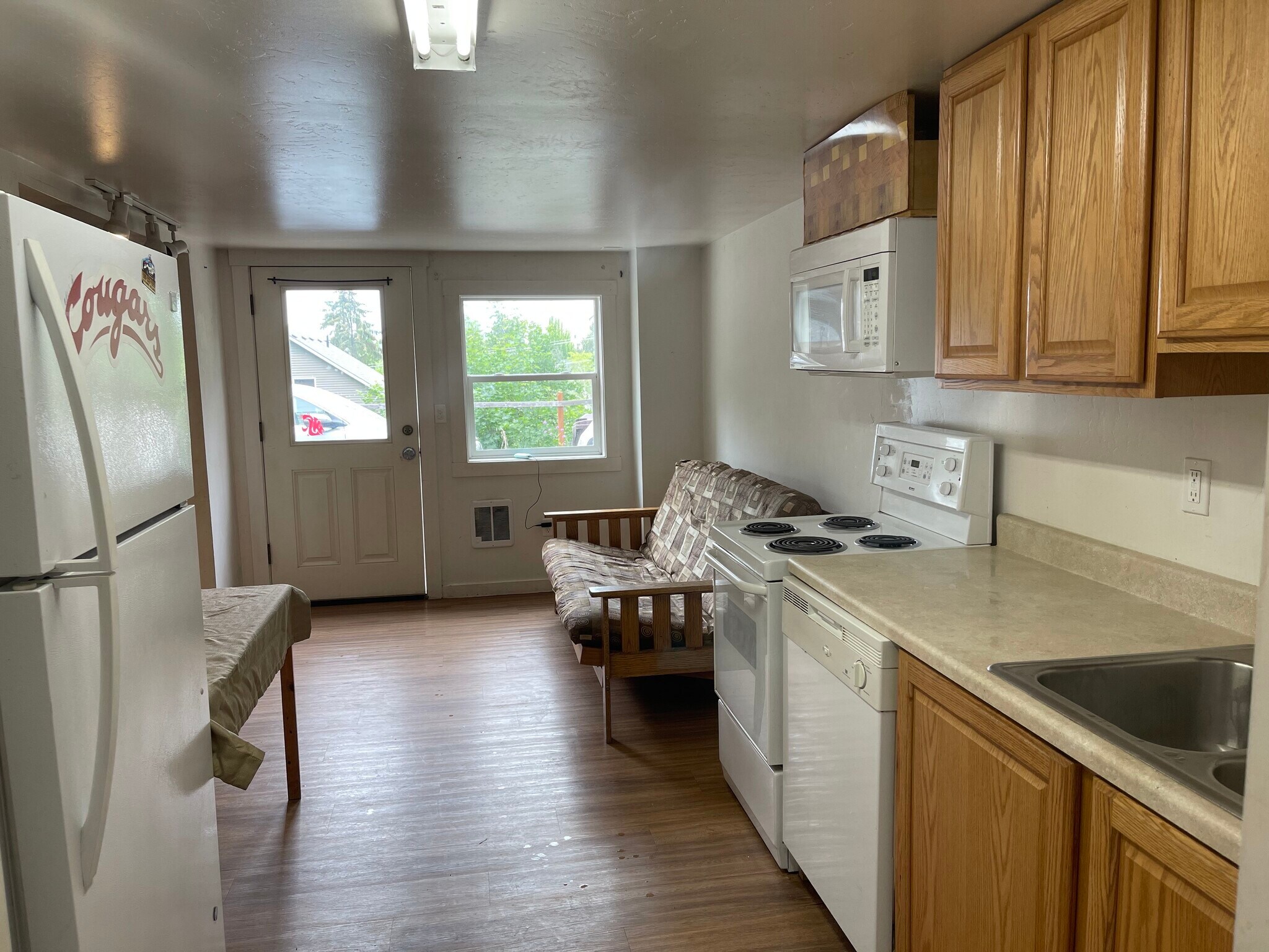 Building Photo - 810 NE Michigan St