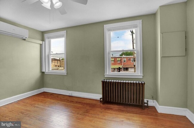 Building Photo - 434 Folcroft St