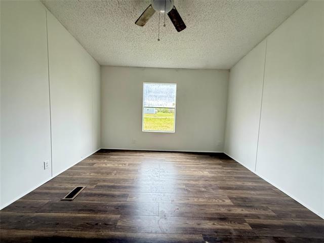 Building Photo - 9123 Rodeo Dr