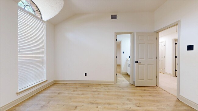 Building Photo - 22010 Rockchester Dr