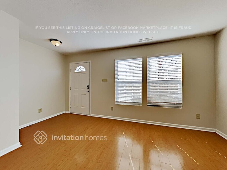 Building Photo - 827 Littleton Dr