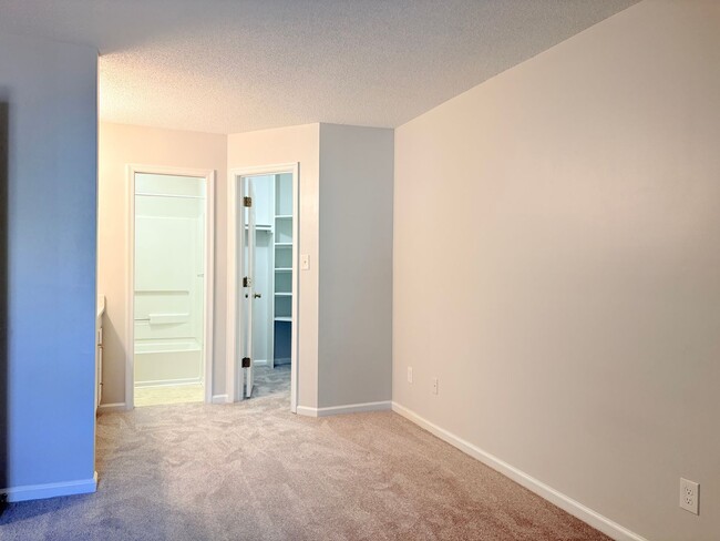 Building Photo - Improved Rent $1500!