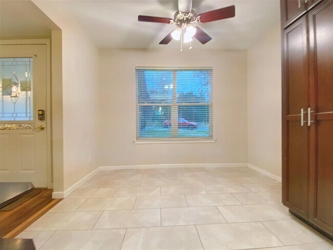 Building Photo - 8303 Alabama Dr