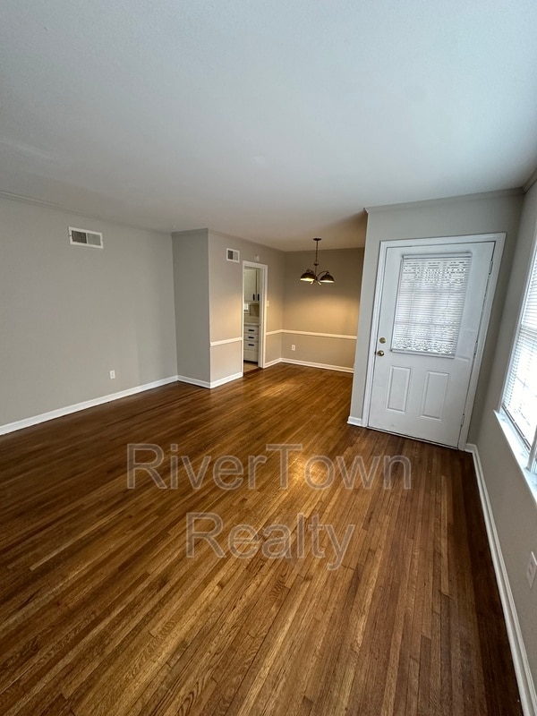 Building Photo - 4672 Willow Rd