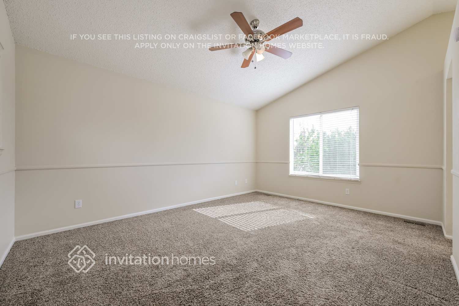 Building Photo - 1572 Beacon Hill Dr