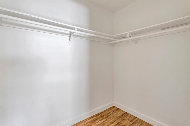 Building Photo - 1680 Chestnut St