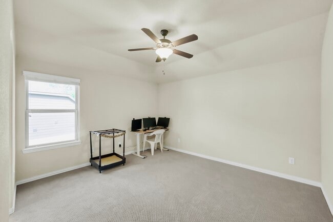 Building Photo - 34 Langstone Place