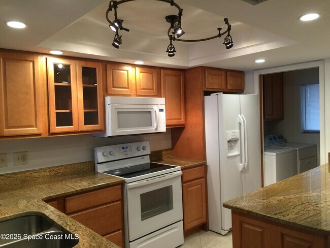 Building Photo - 8500 Ridgewood Ave