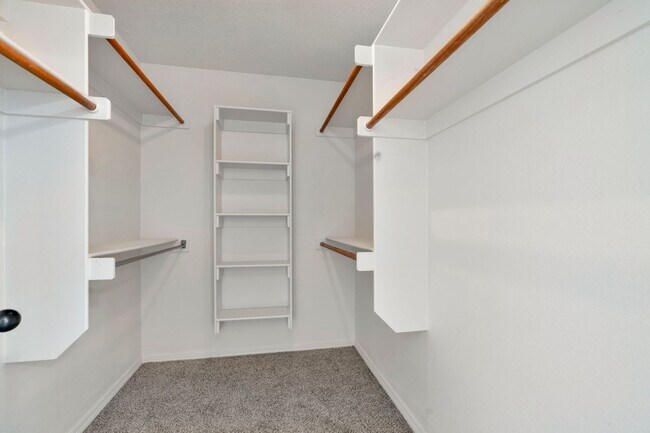 Building Photo - Fresh 3 Bed 2 Bath home in great location!