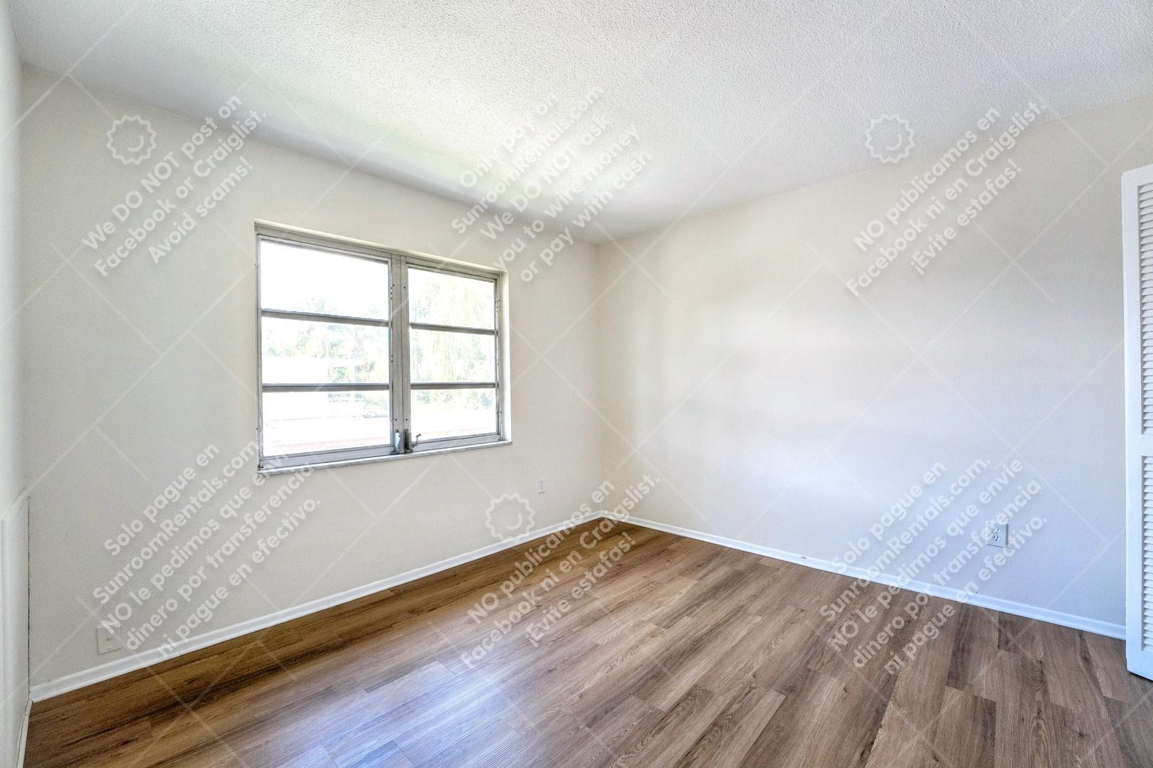 Building Photo - 600 S Betty Ln