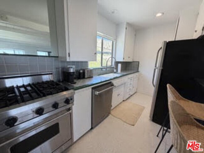 Building Photo - 25119 Malibu Rd