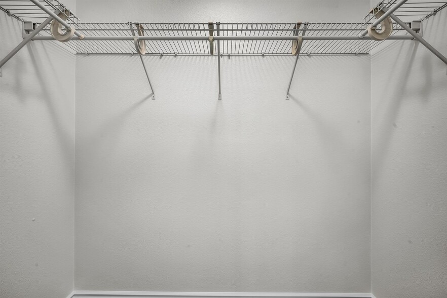 Building Photo - 5410 W 149th Pl