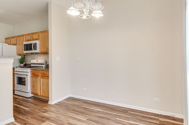 Building Photo - 348 Pine Lake Cir