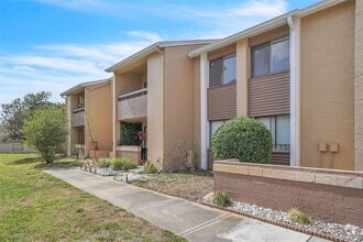 Building Photo - 5235 Vineland Rd