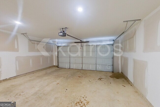 Building Photo - 232 Fox Chase Wy