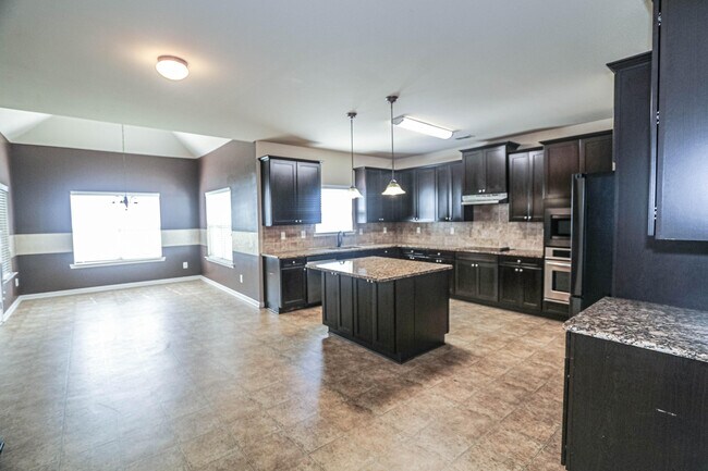 Building Photo - 1357 Highwoods Pass