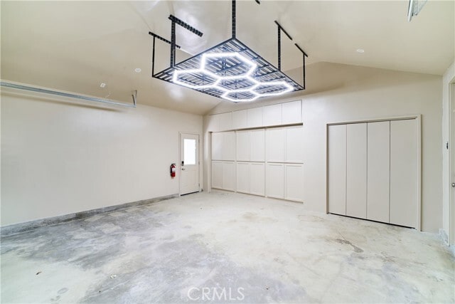 Building Photo - 1119 N Crestview Dr