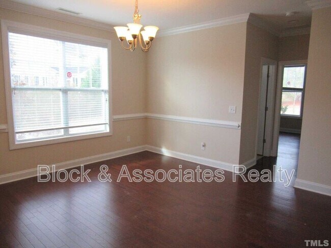 Building Photo - 1148 Holland Bend Dr