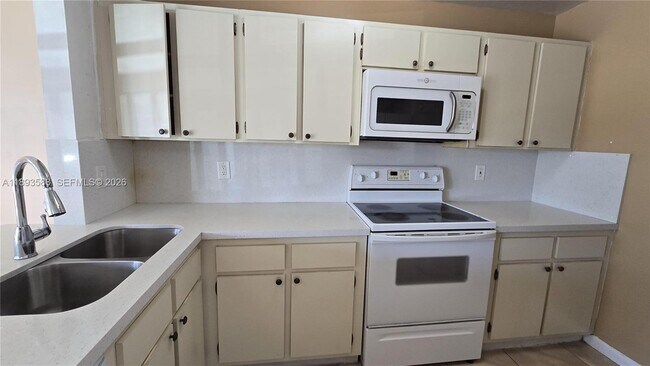 Building Photo - 2605 W 67th Pl