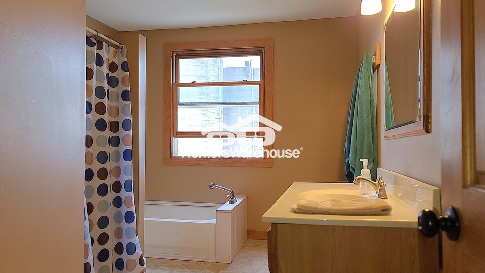 Building Photo - 1852 Co Rd G